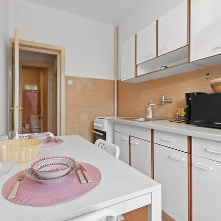 Apartment Eroilor Amazing Dambovita View