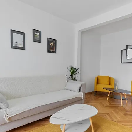 Eroilor Amazing Dambovita View Apartment *