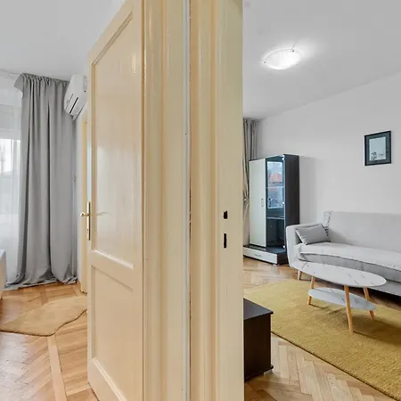 Eroilor Amazing Dambovita View Apartament
