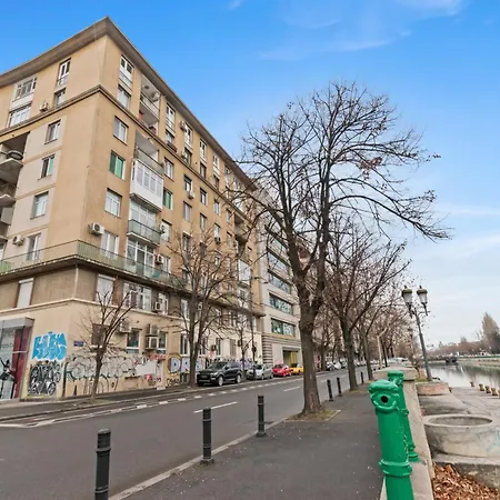 Apartment Eroilor Amazing Dambovita View *
