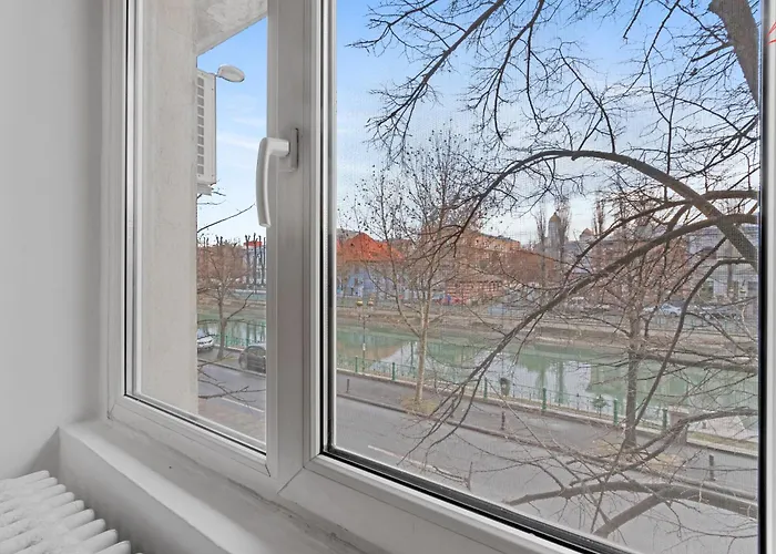 Apartment Eroilor Amazing Dambovita View *