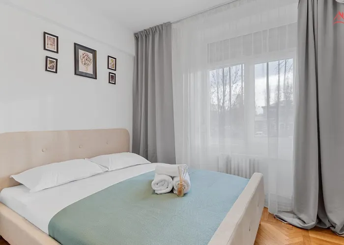 Apartment Eroilor Amazing Dambovita View Bucharest